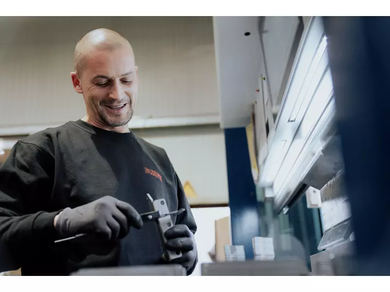 Qualität wird bei uns produziert. Laufende Prüfungen in der Fertigung sichern passgenaue Bauteile..webp